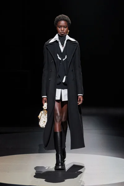 Look 13